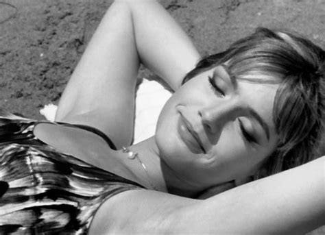 Viser 1 til 3 (av 3). Picture of Catherine Spaak