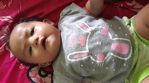 Perkembangan Bayi umur 4 bulan sudah bisa triak - YouTube