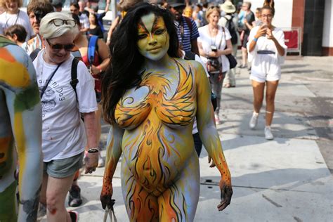 New york (ap) — new york really is the city. artists in manhattan painted the bodies of 40 models on. NYC Bodypainting Day 2015 - a photo on Flickriver