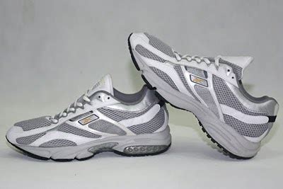 Check spelling or type a new query. GARASI SEPATU: SEPATU RUNNING DAN TENIS : REEBOK