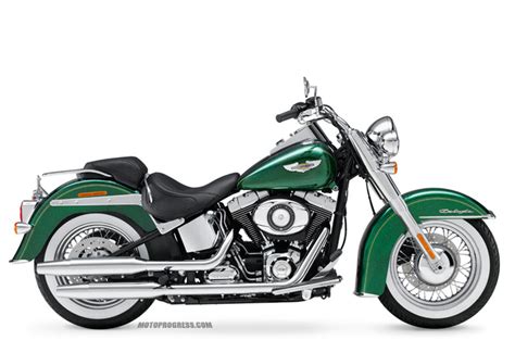 For riders with a taste for classic cruisers, the 2013 my harley davidson softail deluxe is a sound choice. HARLEY-DAVIDSON Softail Deluxe 2013 fiche technique