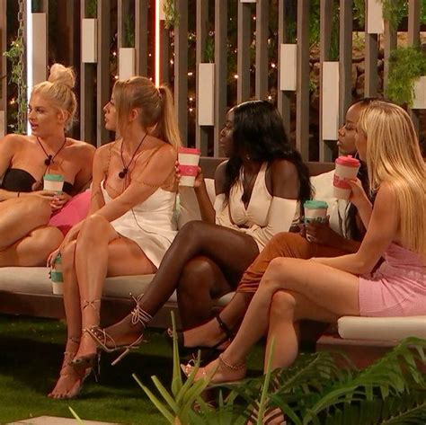 Itv's love island is well underway and recent recoupling led to a new relationship between faye winter and late arrival teddy soares. Faye, Chloe and Kaz had some major drama on tonight's Love ...