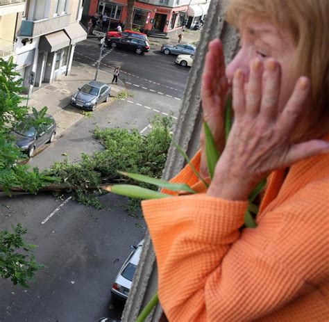 Ein großteil der rund 430 einsätze habe sich im stadtgebiet hennef ereignet. Nordrhein-Westfalen: Entsetzen über heftiges Unwetter mit sechs Toten - WELT