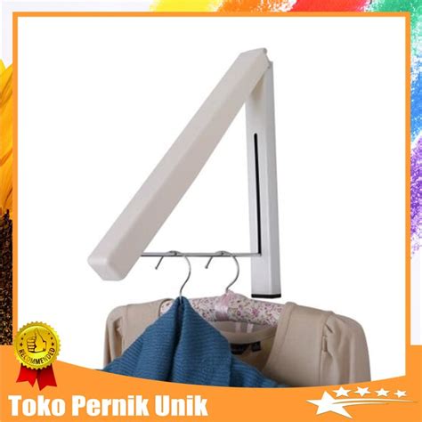 Biasanya di sinilah kamu bisa menemukan mesin cuci, jemuran, loyang, dan berbagai keperluan laundry pada umumnya. Gantungan Baju Dinding Indoor Hanger Jemuran Pakaian ...