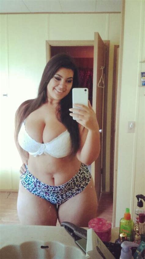 Big beautiful brunette bbw linda loves to eat cum. Curvy women lingerie selfies - best img