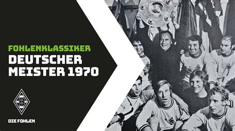 Schalkes timo becker sitzt nach dem verlorenen spiel auf dem rasen. #FohlenKlassiker - Borussia - Hamburger SV | 30.04.1970