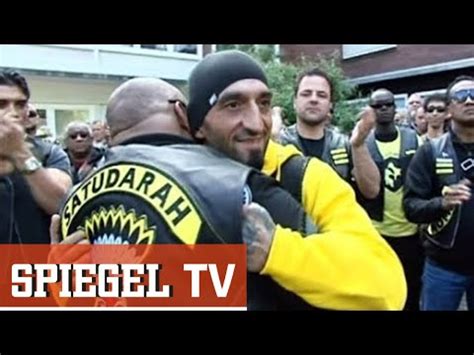 Von einigen offiziellen stellen wird er als eine kriminelle vereinigung eingestuft. Rocker-Prozess: Ex-Satudarah-Boss vor Gericht - YouTube