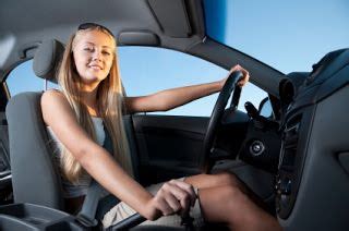 A 25% discount for students with good grades, a driver training discount, and a discount for young drivers away at school. Cheap Car Insurance for College Student | Car insurance, Student car, Car insurance tips