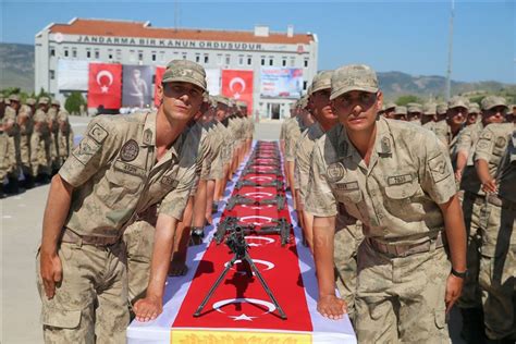 İstanbul i̇l jandarma komutanliği iljandarma.istanbul.gov.tr. Jandarma uzman erbaş adaylarının terörle mücadele yemini ...