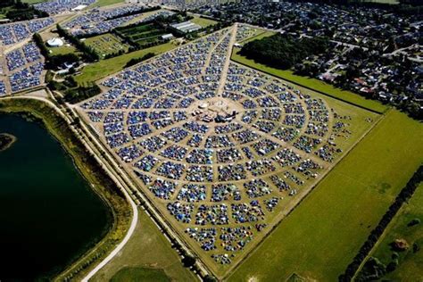 Your festival guide to roskilde festival 2019 with dates, tickets, lineup info, photos, news, and started in the early seventies by a pair of high students, today's roskilde is the largest festival in. 10 Awesome Music Festival Photos