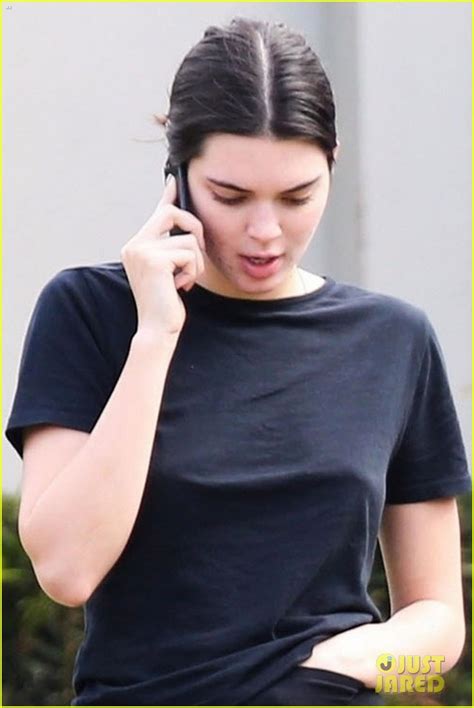 So sieht die jüngste schwester von kendall und kim kardashian also. Kendall Jenner Heads to a Photo Shoot After Holiday ...