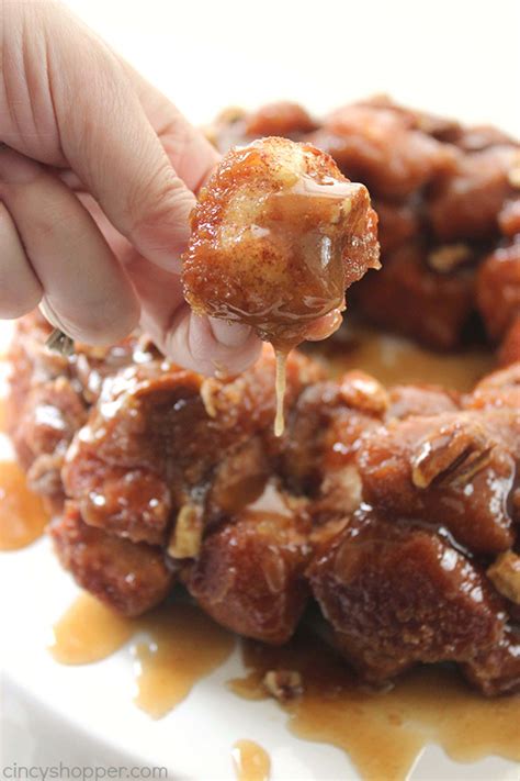 Cut each biscuit into 4's. Monkey Bread With 1 Can Of Buscuits / Chimichurri Monkey ...