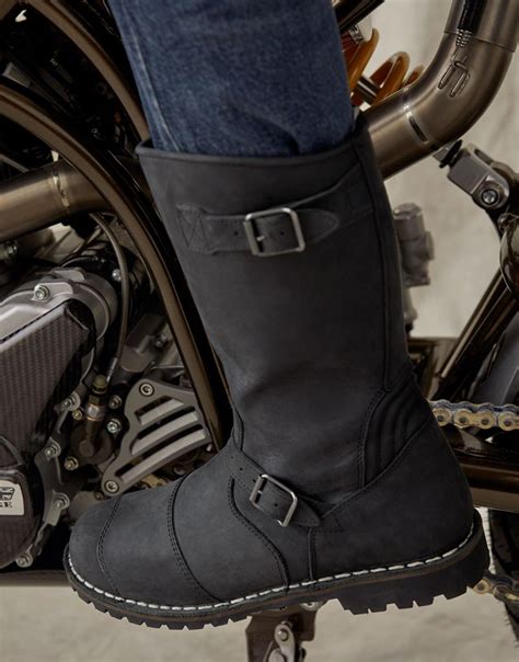 Casquette moto chapeau vintage homme. Bottes Belstaff Endurance black, moto vintage, cuir