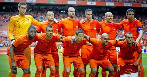 لعب منتخب هولندا في المجموعة الرابعة بالتصفيات الأوربية وتمكن من تصدرها بجدارة البيضاوي المغربي. أبرز لاعبي منتخب هولندا المشاركين في كاس العالم 2014 « كأس ...