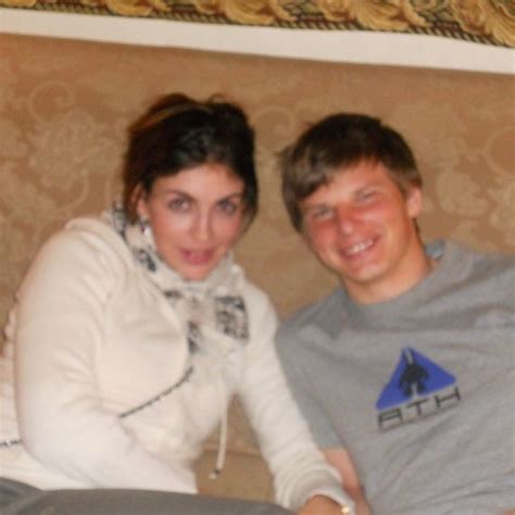 Инициатором разборок стала бывшая жена кержакова, однако отбиваться от. Жена Андрея Аршавина вспомнила, как ушла от мужа из-за ...