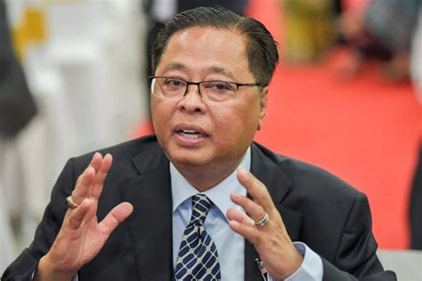 Datuk seri ismail sabri yaakob has rubbished talks that politicians returning from sabah were the main contributors to the spike in. Apa rasional bina Lapangan Terbang Antarabangsa Kulim