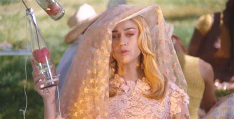 You bet it's never really over. even though it's a super pop song, it's about something that i think everyone can relate to: Katy Perry - Never Really Over | video traduzione testo