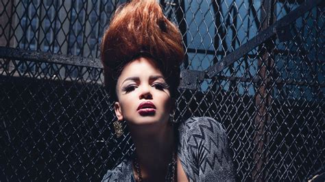 Mr policeman!i don't want no trouble i just wanna drop my jiggelindown to the floor!!!!hey! 3 HD Eva Simons Wallpapers