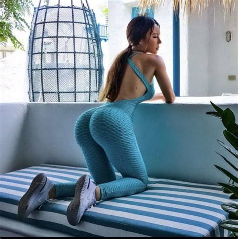 Go on to discover millions of awesome videos and pictures in thousands of other categories. 52 Hot Girls In Yoga Pants - Barnorama