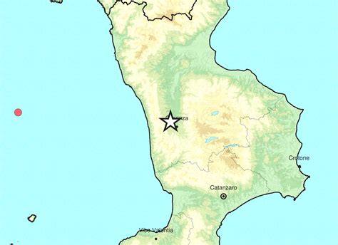 Aiutaci con le tue segnalazioni per identificare le zone colpite. Terremoto Cosenza oggi, scossa di magnitudo 4.3 con ...