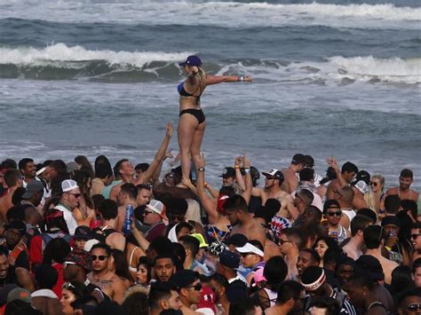 Yemek tarifleri, ev fikirleri, stil ilhamları ve deneyebileceğiniz başka fikirler keşfedin. South Padre Island: Spring Break revellers turn resort ...