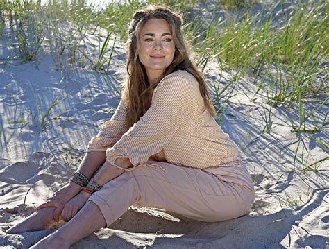 Irene heeft 4 functies op zijn of haar profiel. Kim-Lian van der Meij flirtte op het strand van Wijk aan ...