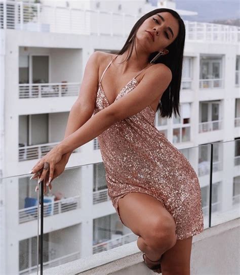 A través de instagram, steffi méndez publicó una fotito luciendo sus estrías y se llenó de aplausos por parte de sus seguidores. Steffi Méndez posó con sensual lencería trasparente ...