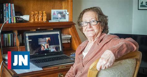 O auxílio emergencial trouxe uma ajuda significativa de r$600 reais, que a princípio seriam pagos em três parcelas. Aos 89 anos, a Internet é a companhia de Guisete Parente ...