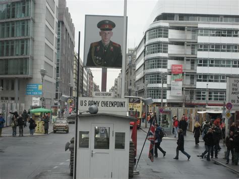 Located on the corner of friedrichstraße and zimmerstraße. Mauer Museum - Haus am Checkpoint Charlie | Checkpoint ...