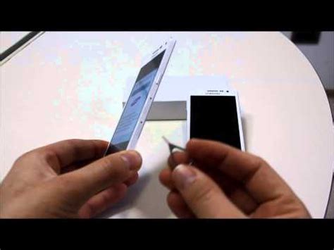 Das steht auch im offiziellen handbuch drin (link zum handbuch) How to insert SIM card to Samsung Galaxy A5 and A3 - YouTube