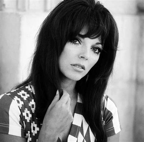 She was born and raised in england with her younger siblings, famous author sister jackie, and brother williams jr., a real estate agent. Joan Collins | Dame joan collins, Joan collins young, Joan ...