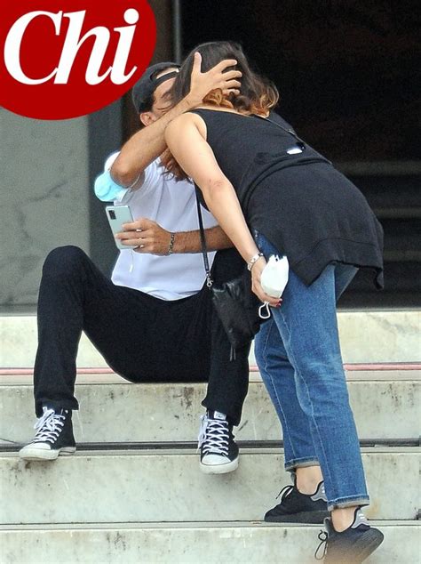 Elisa isoardi e raimondo todaro stanno insieme? Elisa Isoardi e Raimondo Todaro, foto del bacio ...