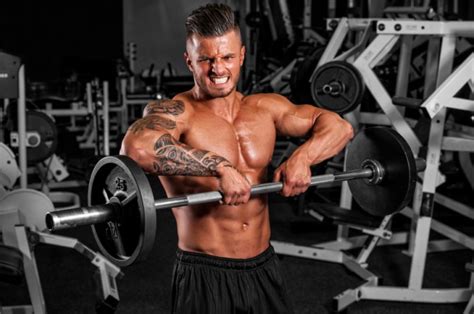 It pulls the leg toward the body's midline (i.e. 8 Workout Tips To Build A Beefy Upper Body | Muscle & Strength