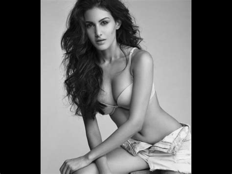 Amyra dastur hd photos/pics/images and wallpapers. 'बिकिनी' में ये एक्ट्रेस दिखीं बेहद SEXY और ग्लैमरस..उड़ ...