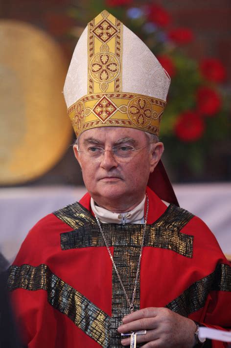 Byłem cztery godziny od śmierci. Abp Henryk Hoser chory na malarię. Wciąż przebywa w ...