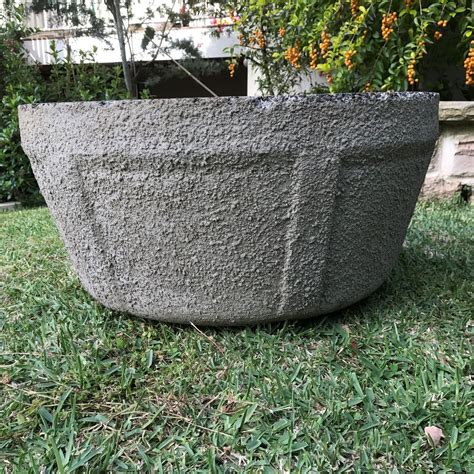 I wanted smooth looking concrete planters, so i used straight portland cement instead of cement with additives such as stones and other gritty materials. LARGE GARDEN POT ~ OUTDOOR PLANTER ~ CONCRETE VINTAGE ...