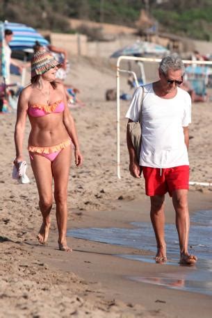 Il più grande, giorgio, è naturale mentre gli altri tre francisco, serena e monica, sono tutti adottati. Celeb68: Barbara Palombelli in bikini a Sabaudia.....