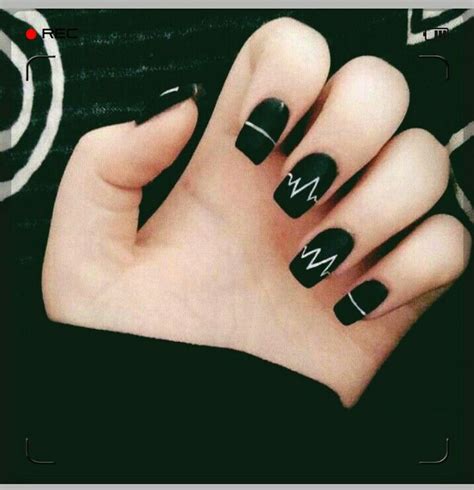 Si buscas nuevos diseños de uñas acrilicas negras mate o con dorado, puedes ver una gran cantidad de diseños así como también de estilos para que te inspires y puedas tener. Uñas Acrilicas Diseños En Color Negro - UÑAS NEGRAS ...