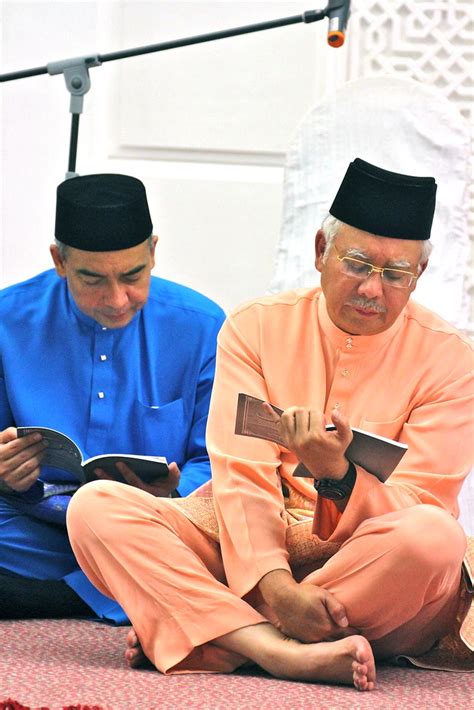 Padahal ada begitu banyak agenda yang sudah kususun di rumah sejak tadi sederhana memang. Majlis Doa Selamat dan Kesyukuran Sempena Ulang Tahun Kela ...