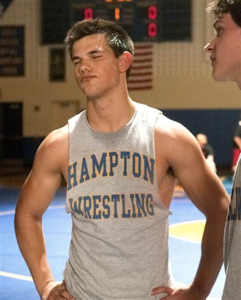 Palmer posed with lautner on set, where his purple hair was prominent. Male Celebrity Armpits — Taylor Lautner 2