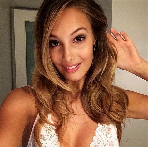 Viktoria varga, wag de graziano pellè, le nouveau buteur de southampton. Top 30 Sexy WAGs Selfies 2014: Hot Arsenal, Liverpool ...