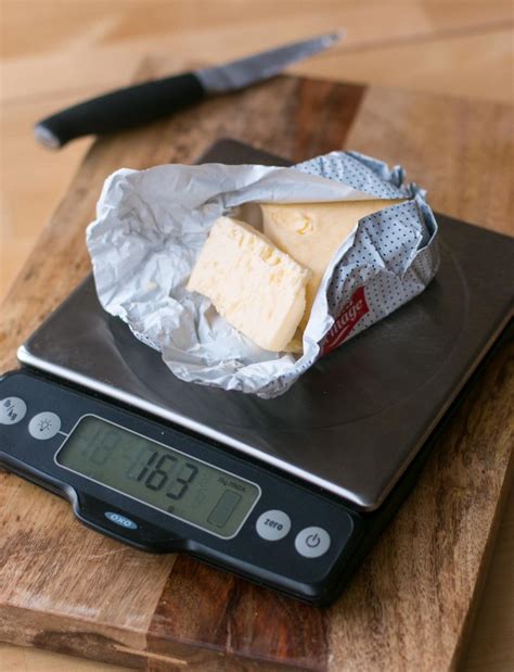 This scale combines some of the most incredible functions required for a baking scale. My Favorite Kitchen Scale - David Lebovitz