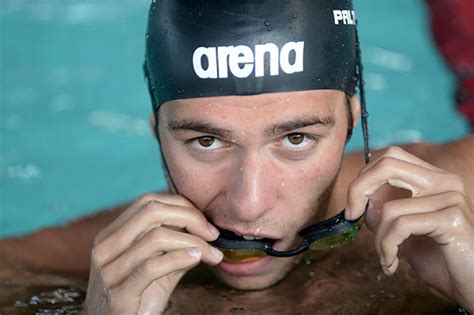 Nel corso dei campionati italiani vince il suo primo titolo e proprio in seguito a questi risultati inaspettati la federazione ritiene che fosse opportuno farlo partecipare all'edizione di shanghai. Nuoto: Gregorio Paltrinieri dall'Australia a Torino ...