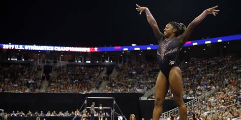 Simone biles has a reported net worth of $6million. VIDÉO - Gymnastique : Simone Biles multiplie les premières ...