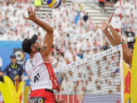 Ab sofort dreht sich auf der donauinsel alles um beachvolleyball. Wien richtet die Beach-Volleyball WM 2017 auf der ...