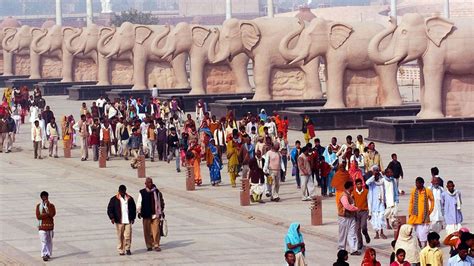 A large number of statues depicting bsp supremo mayawati, her mentor kanshi ram, and the party's elephant symbol, have come under the scanner of the supreme court. BBC News - In pictures: Covering Mayawati's statues