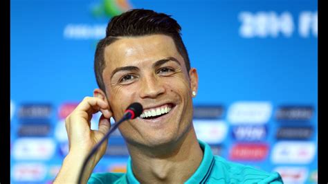 Hamsik için son olarak yapılan 1 milyon 500 bin euro maaşın yanı sıra bonus ve imza parasını içeren 750 bin euro'luk teklif, 250 bin euro daha artırılarak 1 milyon euro'ya çıkarıldı. Cristiano Ronaldo: 'I'm Leaving Madrid For PSG & Selling ...