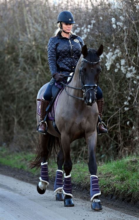 İngiliz yıldız katie price bir dizi estetik operasyon için yine türkiye'ye geliyor. KATIE PRICE Out Riding a Horse in London 02/28/2021 ...