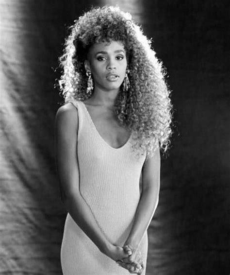 Us singer and actress whitney houston, one of the most decorated female artists of all time who 1979: Media Tweets by 𝖶𝖧𝖨𝖳𝖭𝖤𝖸 𝖧𝖮𝖴𝖲𝖳𝖮𝖭 (@NIPPYLOOKS) | Twitter ...