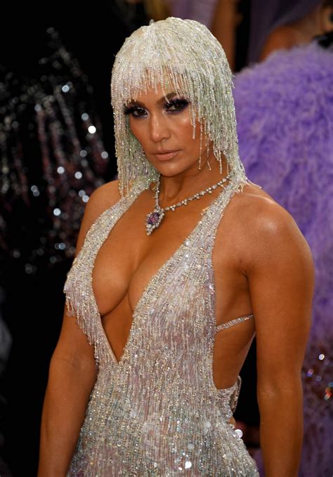 Male hair cuts for 2021: JENNIFER LOPEZ at 2019 Met Gala in New York 05/06/2019 ...